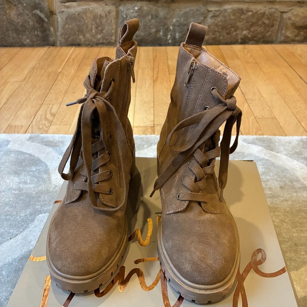 New Crown Vintage Brown Suede Ankle boots size 7